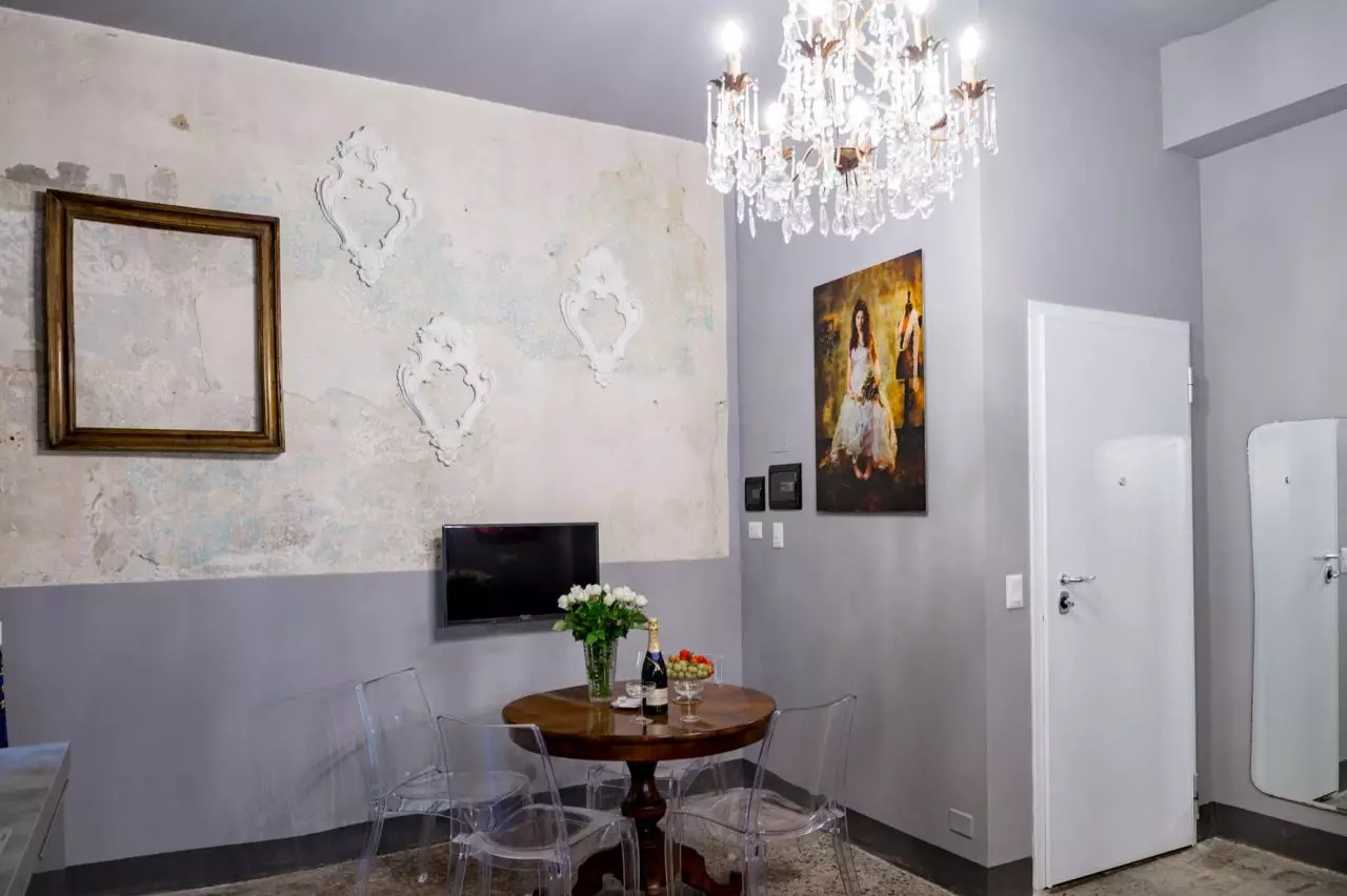 Apartment 801 dining room