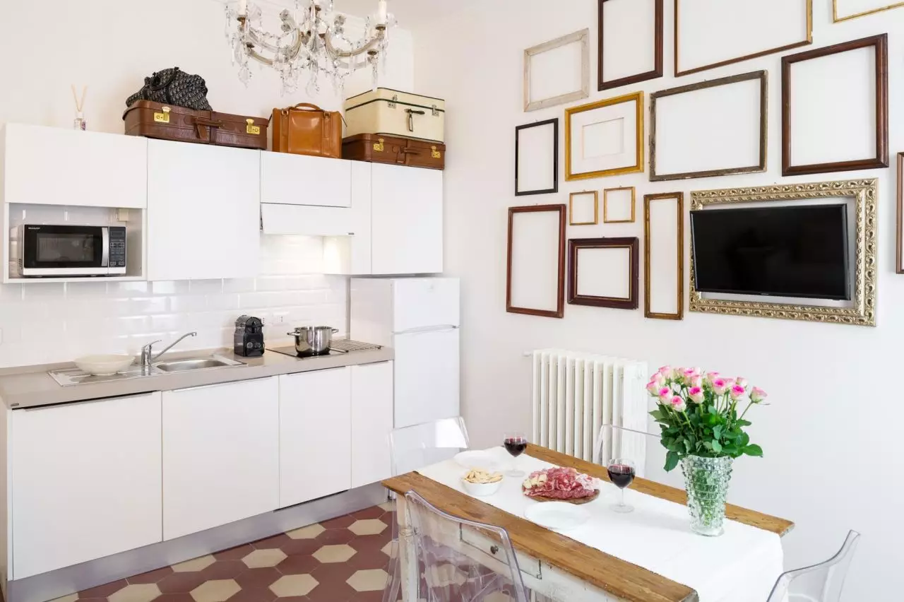 Apartment 806 kitchen
